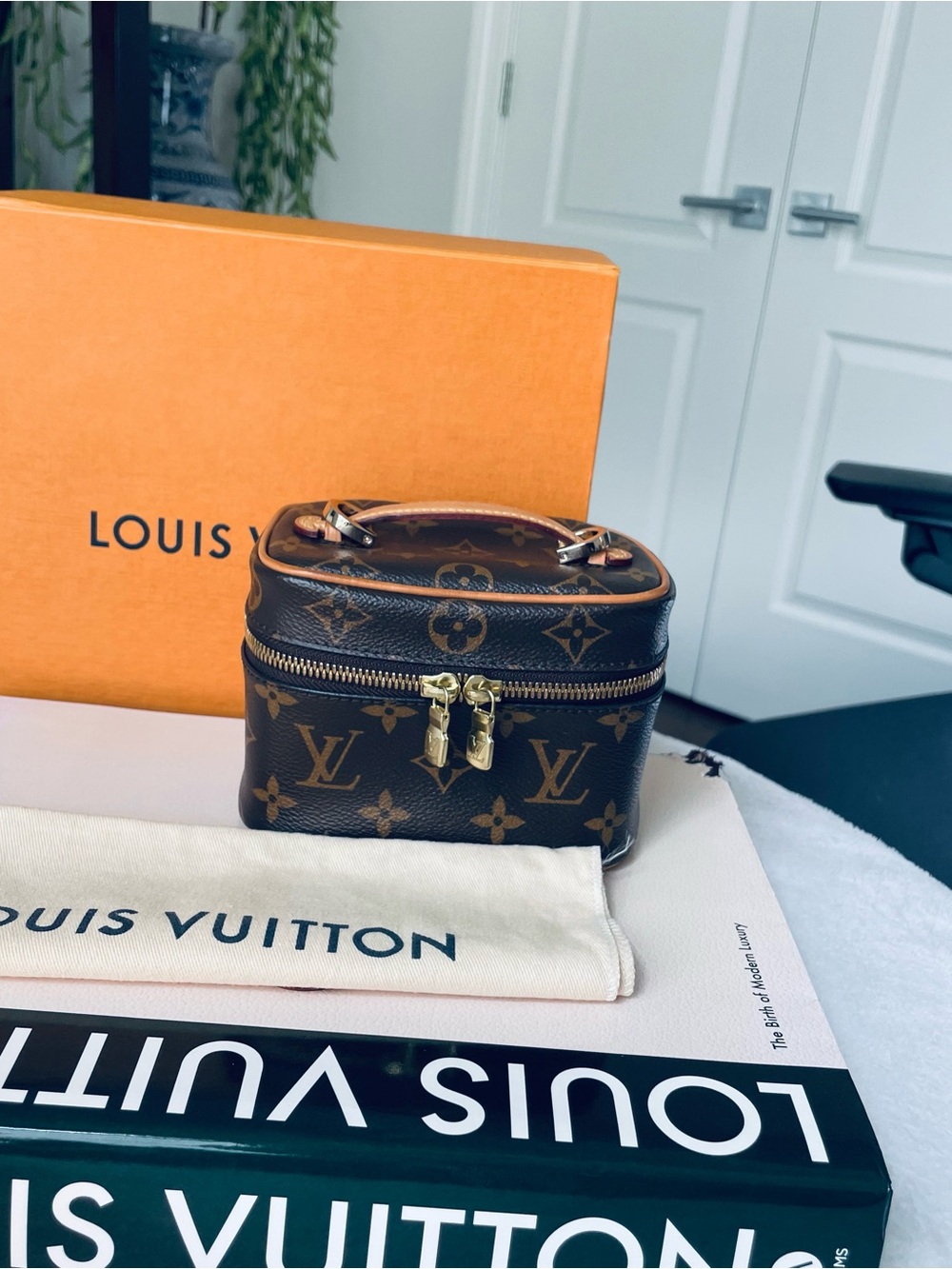 Louis Vuitton Nice Nano Monogram with free non LV crossbody strap. - Picture 2 of 16
